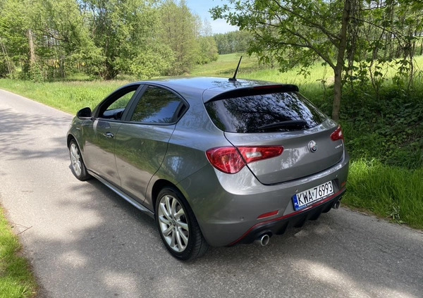 Alfa Romeo Giulietta cena 52200 przebieg: 124500, rok produkcji 2016 z Skawina małe 254